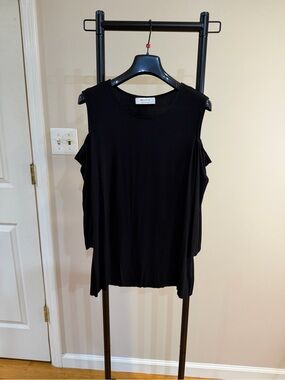 Bailey 44 Alluring Black Cold-Shoulder top